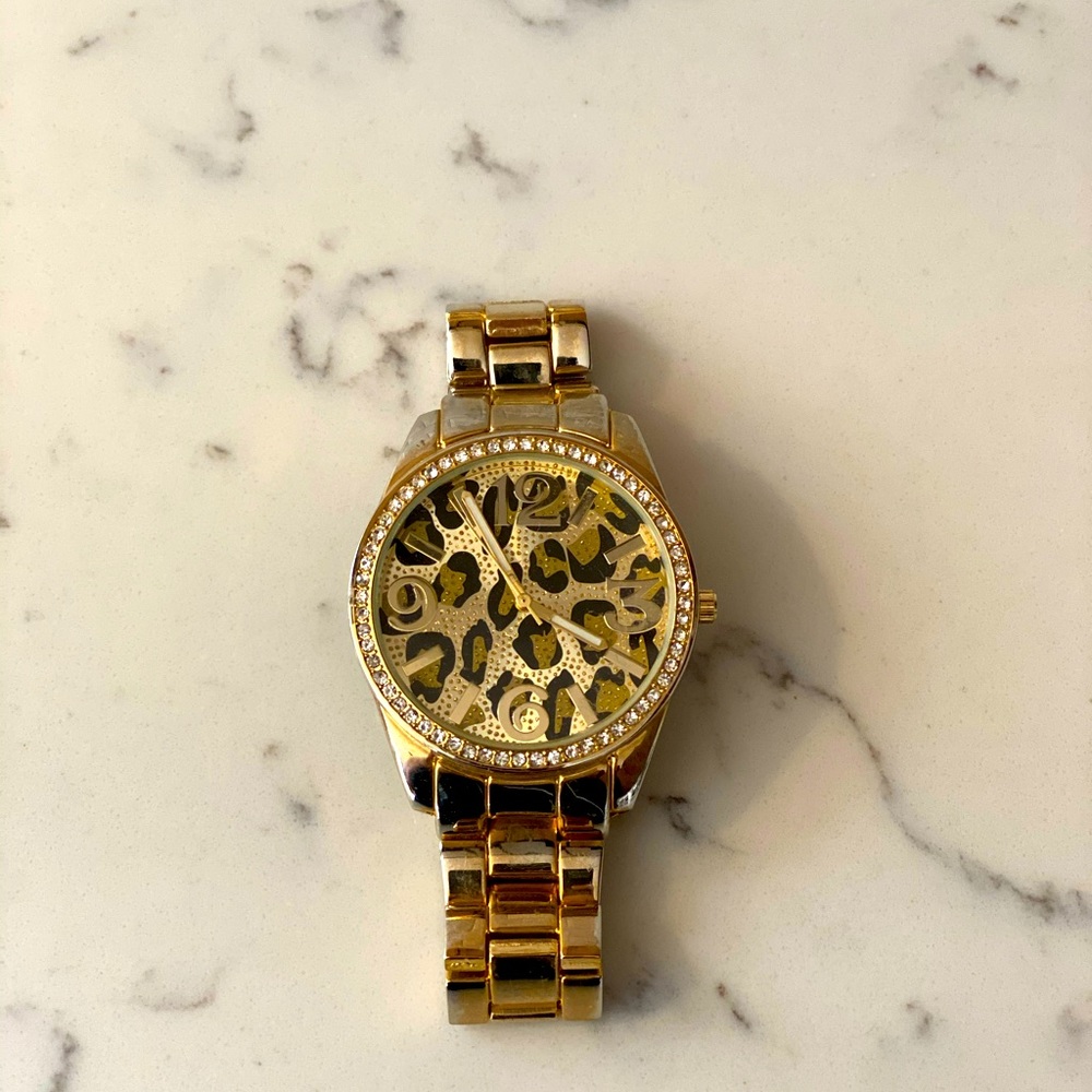 Leopard face watch